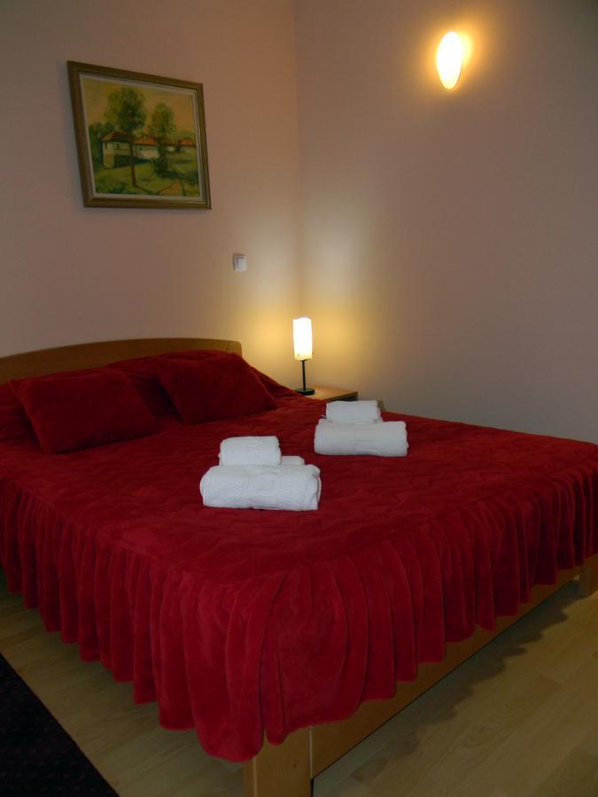 Stari Mlin Hotel Вършац Екстериор снимка