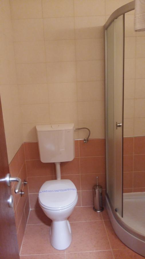 Stari Mlin Hotel Вършац Екстериор снимка