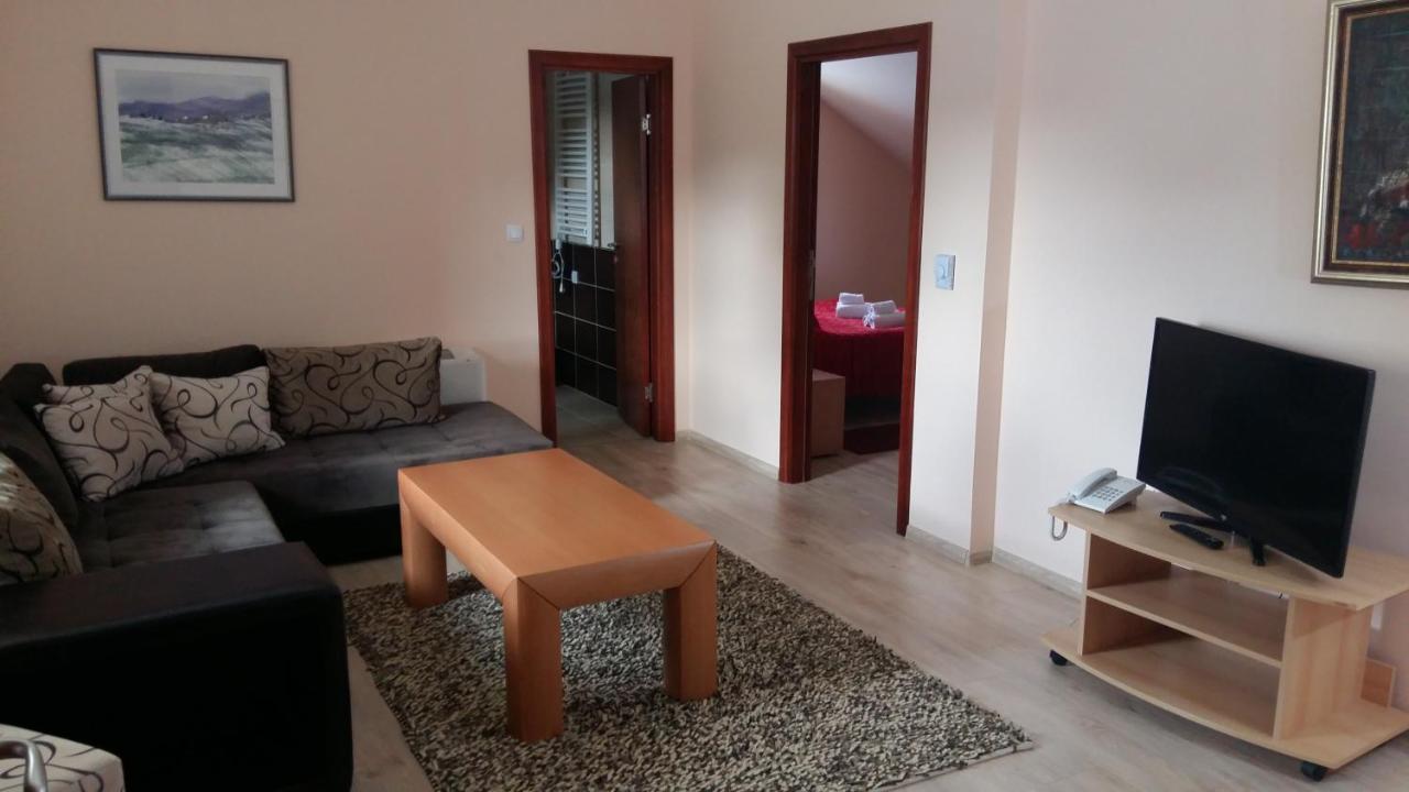 Stari Mlin Hotel Вършац Екстериор снимка